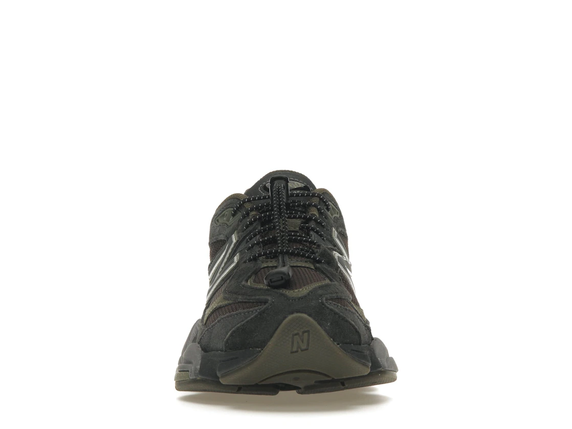 Vue 10 de New Balance 9060 Blacktop Dark Moss