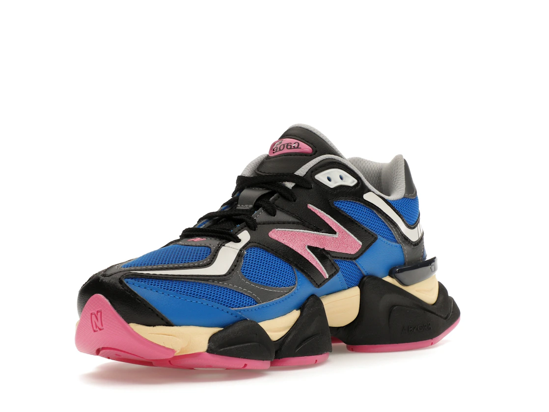 Vue 14 de New Balance 9060 Blue Oasis Real Pink
