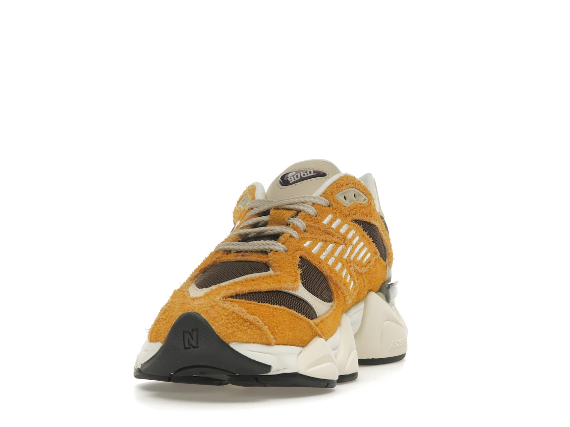 Vue 12 de New Balance 9060 Butterscotch