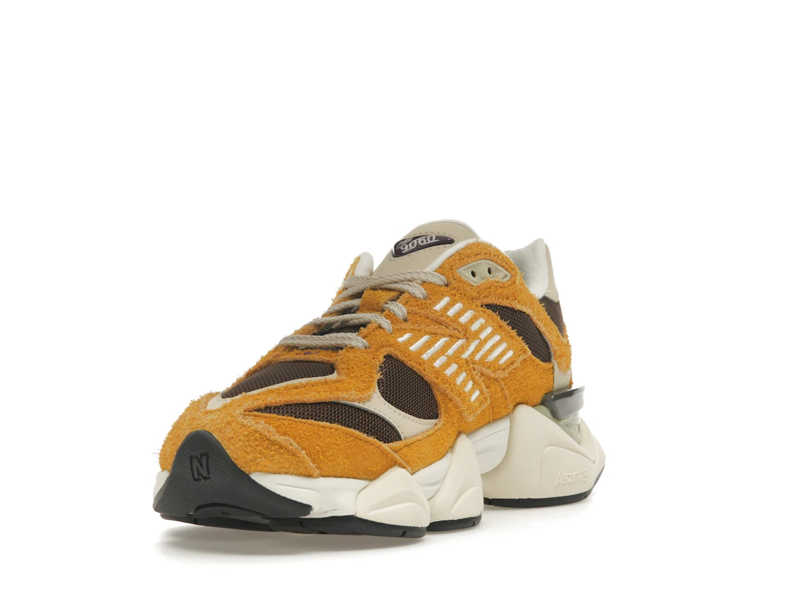 Vue 13 de New Balance 9060 Butterscotch
