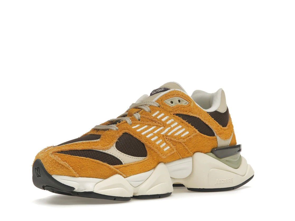 Vue 15 de New Balance 9060 Butterscotch