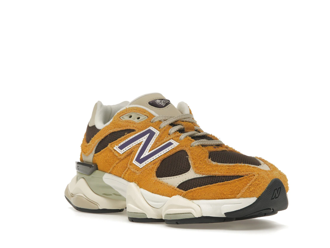 Vue 6 de New Balance 9060 Butterscotch