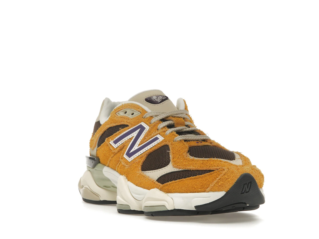Vue 7 de New Balance 9060 Butterscotch