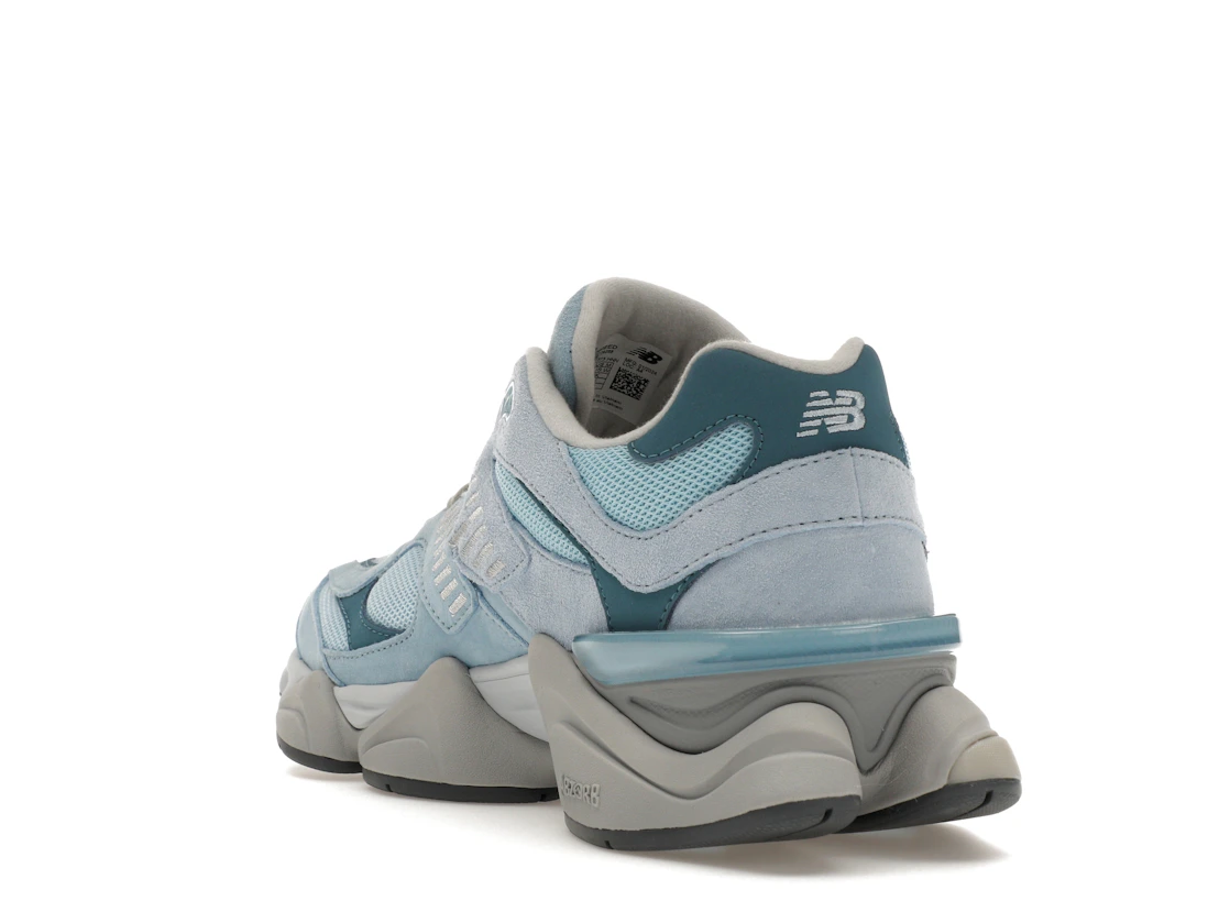 Vue 25 de New Balance 9060 Chrome Blue