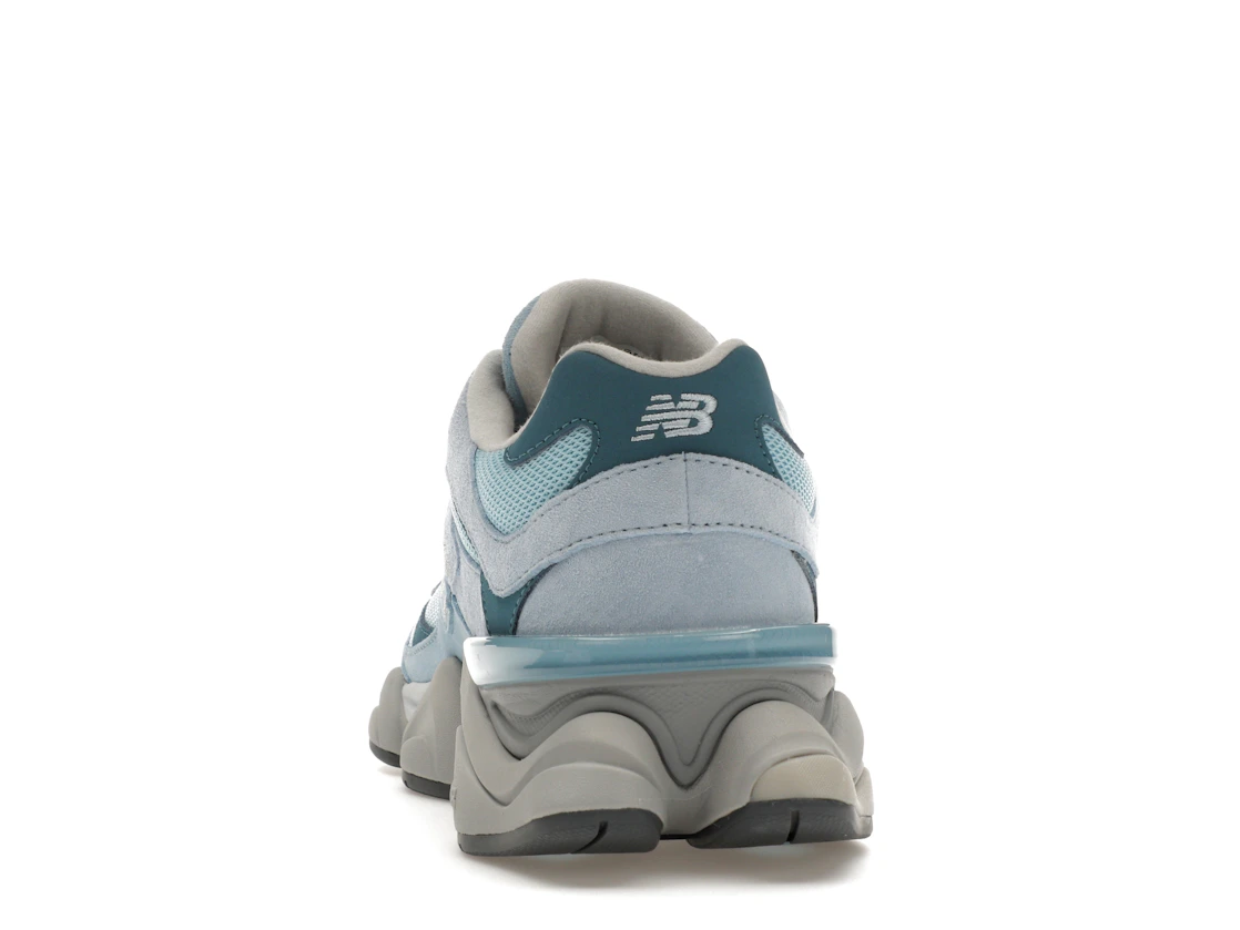 Vue 27 de New Balance 9060 Chrome Blue