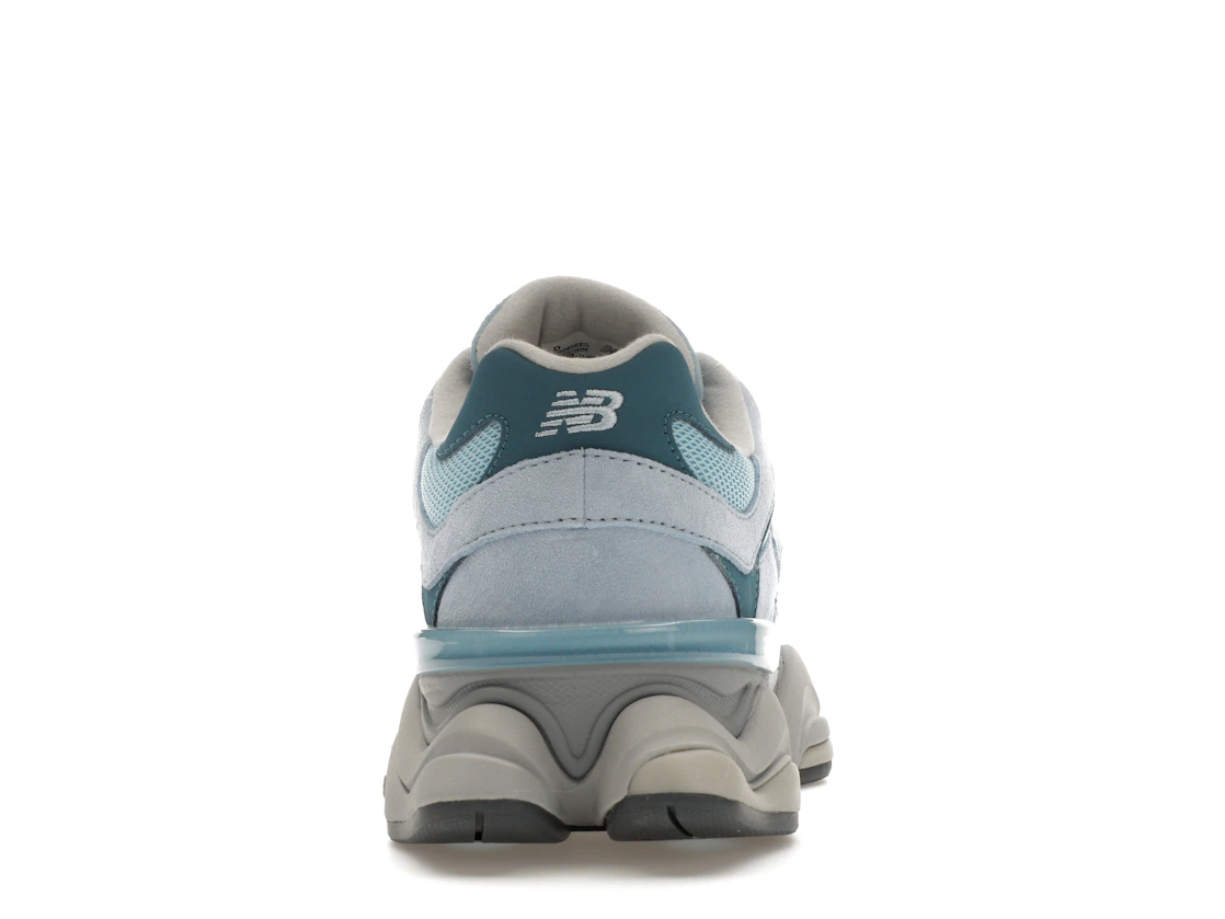 Vue 28 de New Balance 9060 Chrome Blue