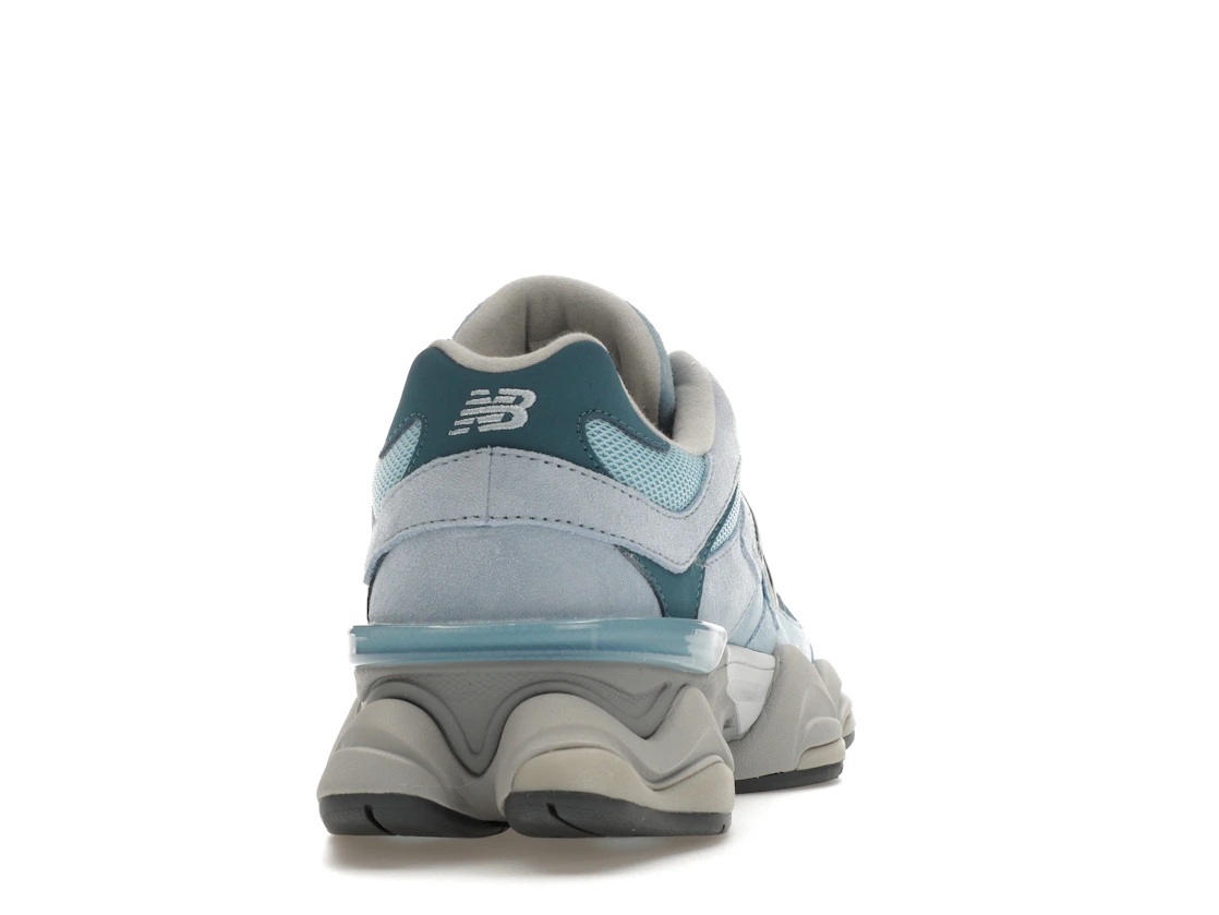 Vue 29 de New Balance 9060 Chrome Blue
