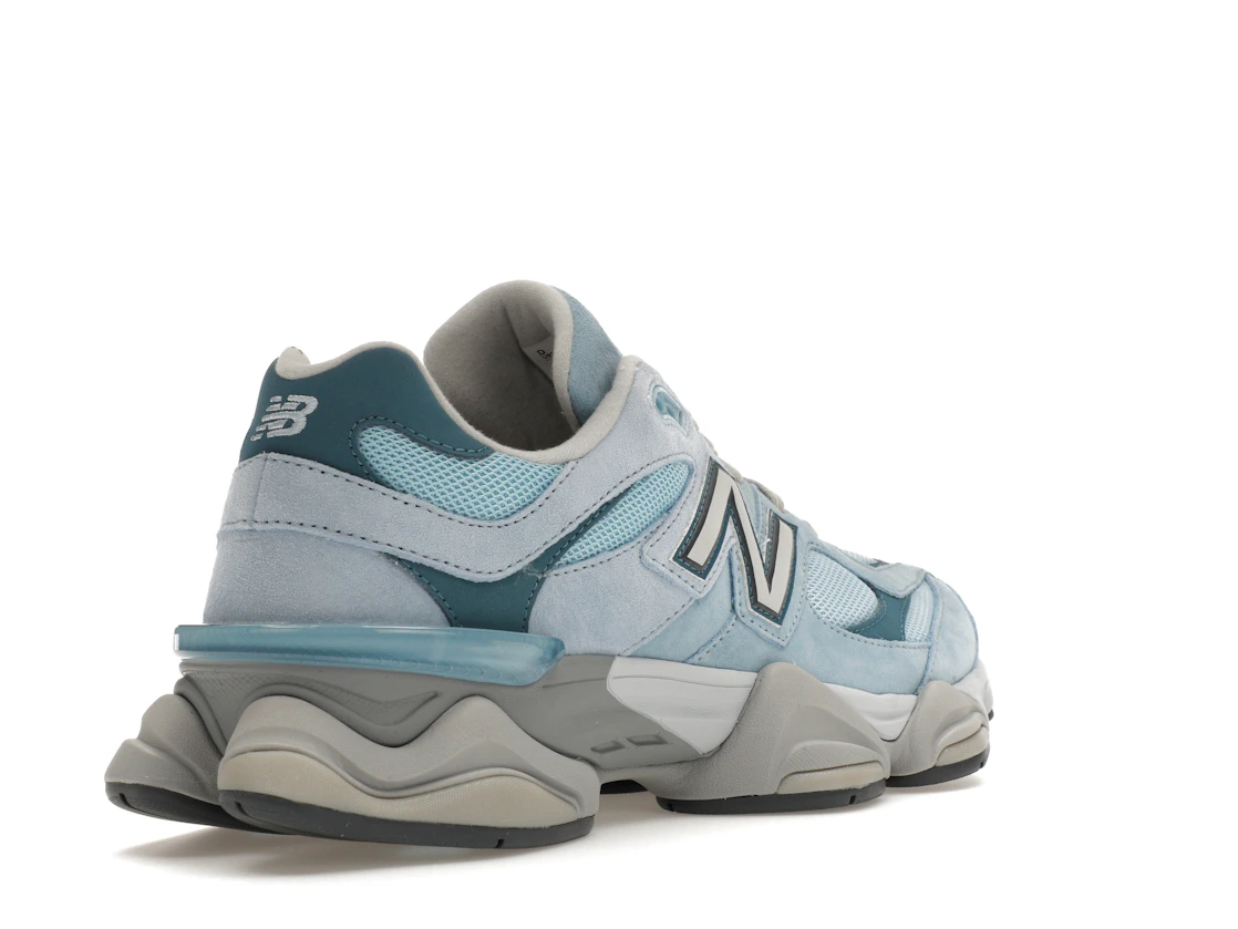 Vue 32 de New Balance 9060 Chrome Blue