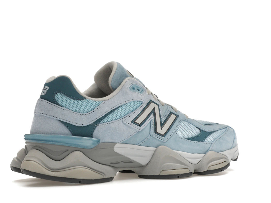 Vue 34 de New Balance 9060 Chrome Blue