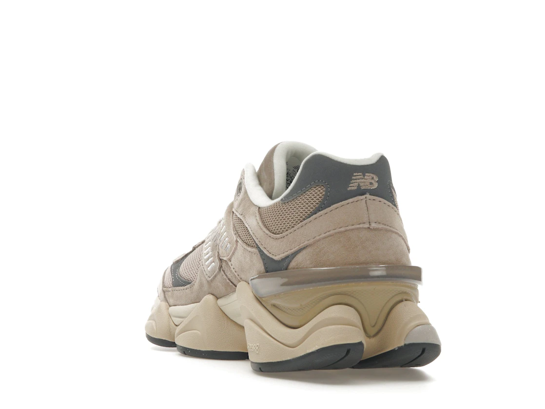 Vue 26 de New Balance 9060 Driftwood Castlerock
