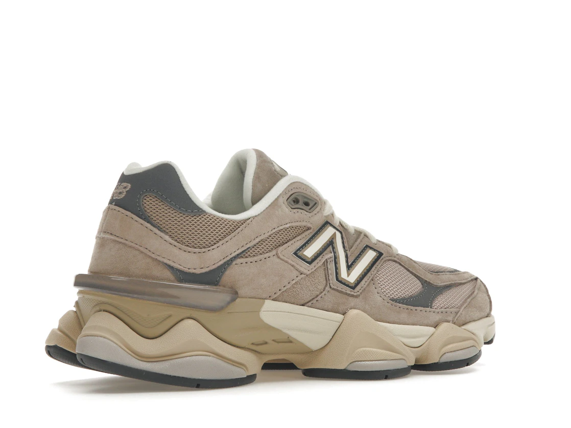 Vue 34 de New Balance 9060 Driftwood Castlerock