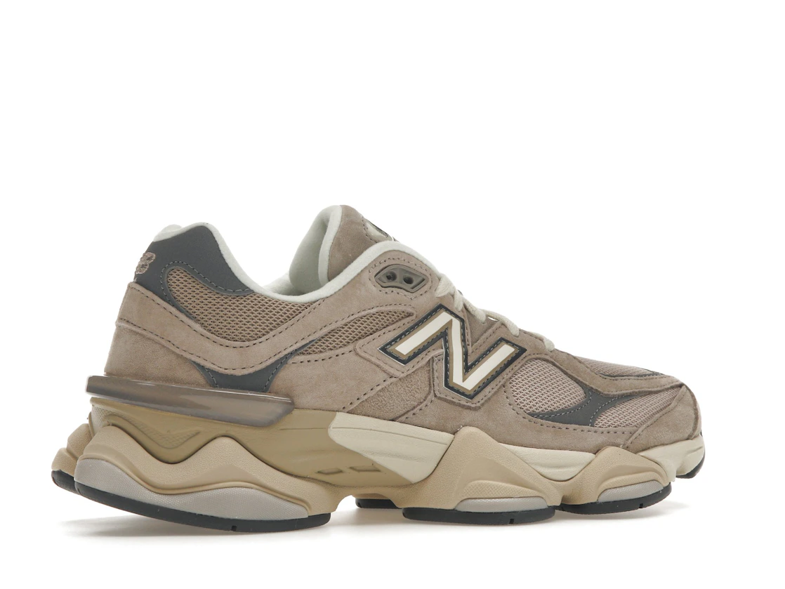 Vue 35 de New Balance 9060 Driftwood Castlerock