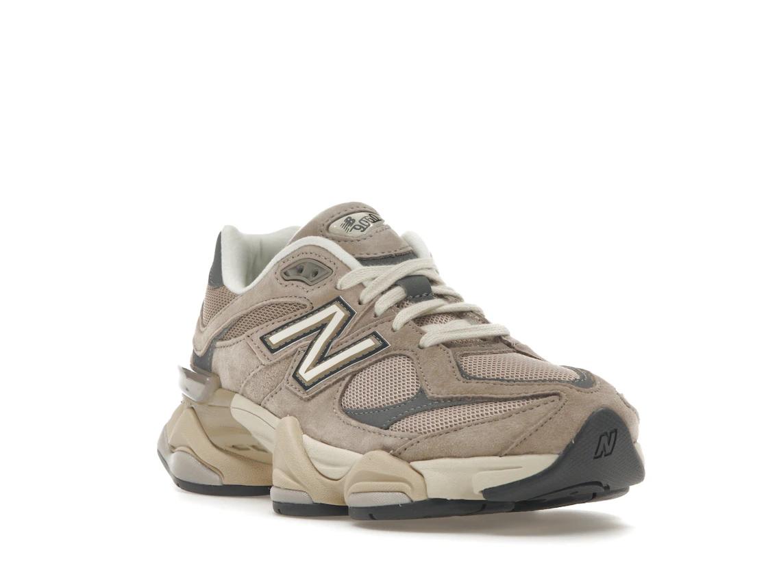 Vue 7 de New Balance 9060 Driftwood Castlerock