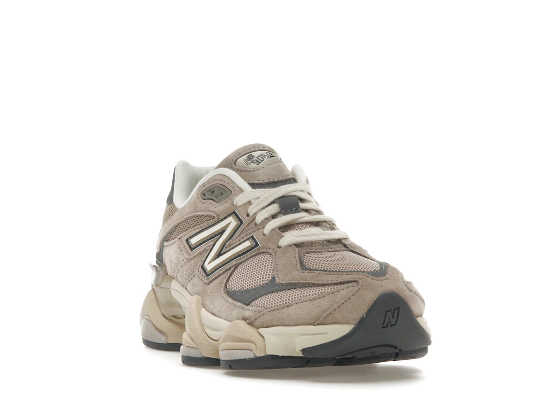 Vue 8 de New Balance 9060 Driftwood Castlerock