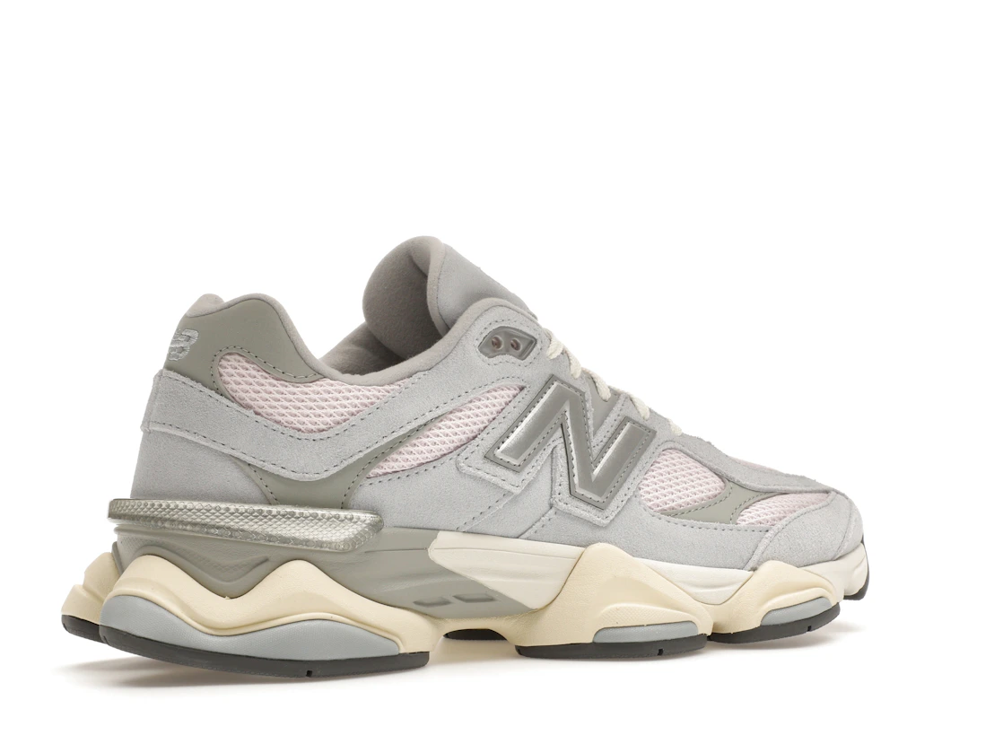 Vue 34 de New Balance 9060 Granite Pink