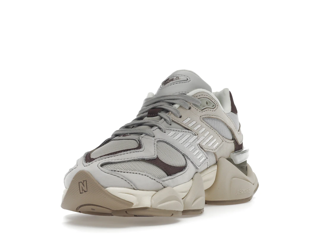 Vue 13 de New Balance 9060 Grey Matter Timberwolf