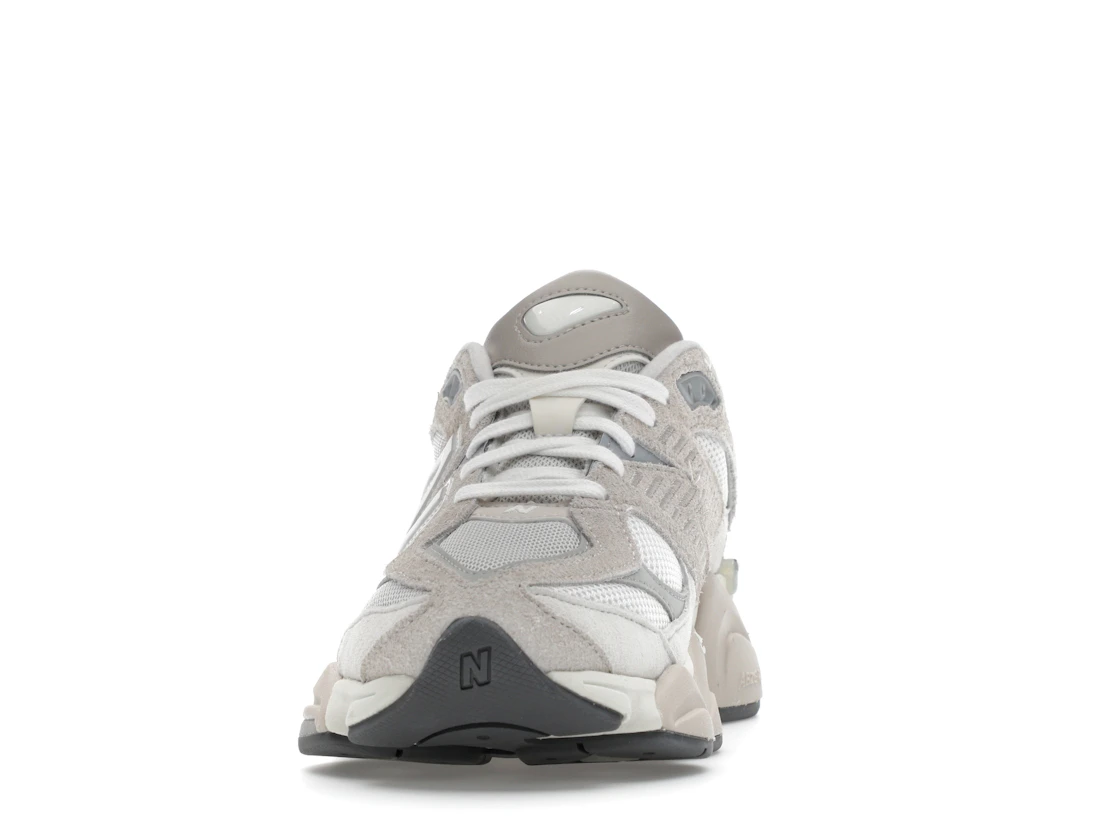 Vue 11 de New Balance 9060 Grey