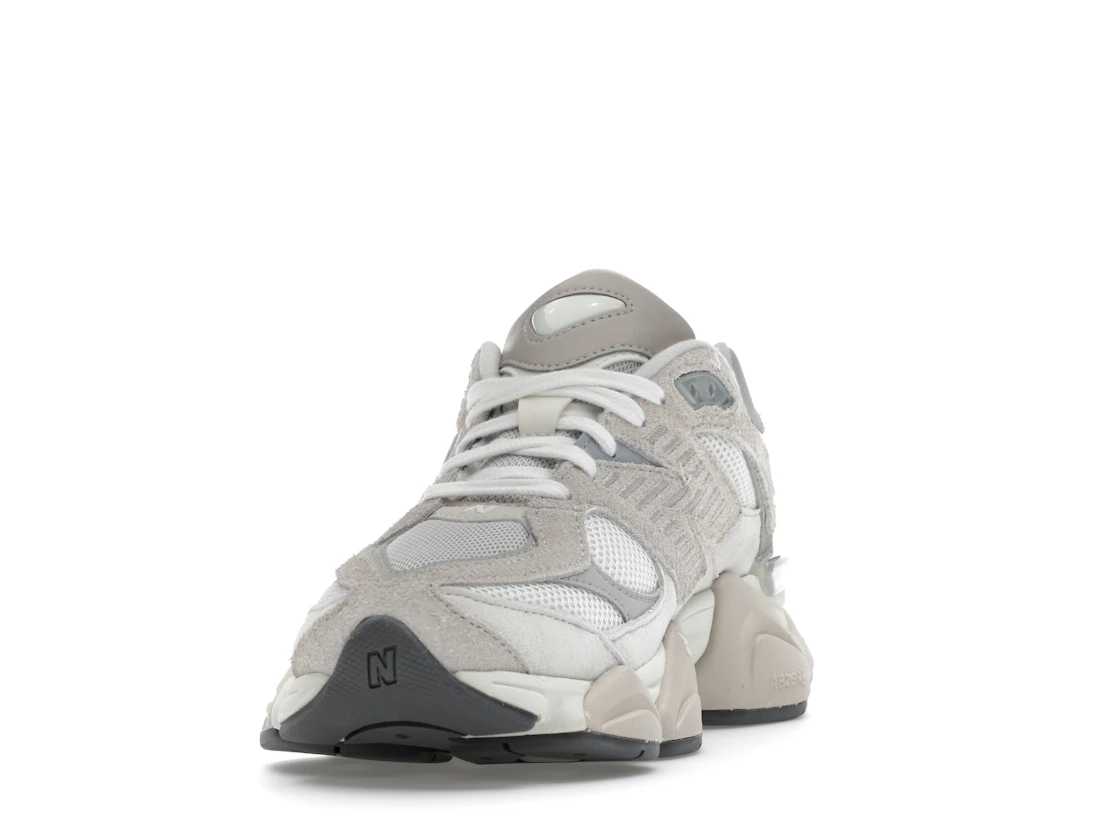 Vue 12 de New Balance 9060 Grey