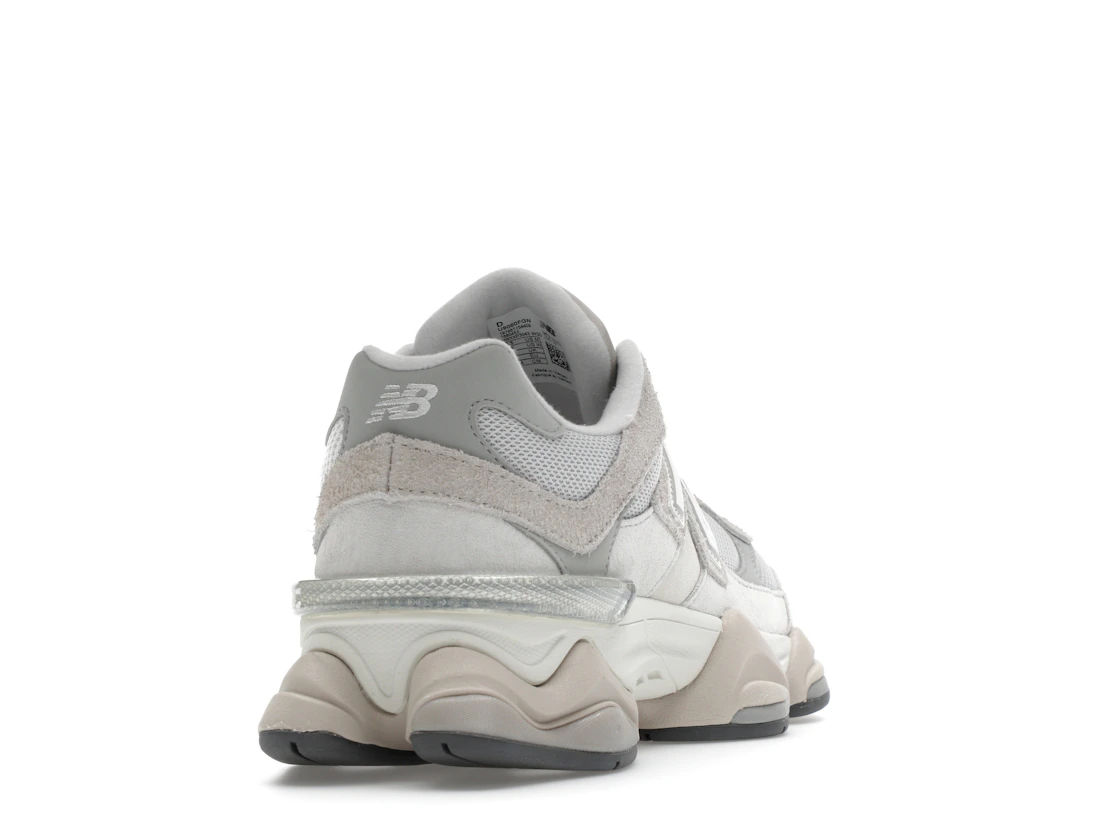 Vue 30 de New Balance 9060 Grey