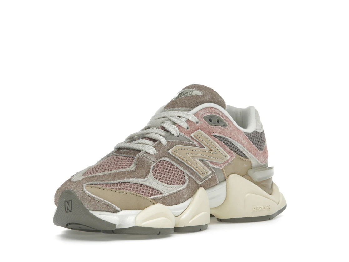 Vue 14 de New Balance 9060 Landslide Mushroom