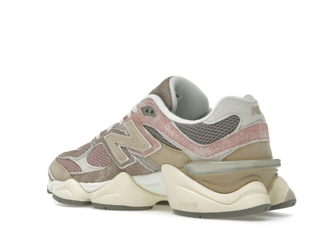Vue 23 de New Balance 9060 Landslide Mushroom