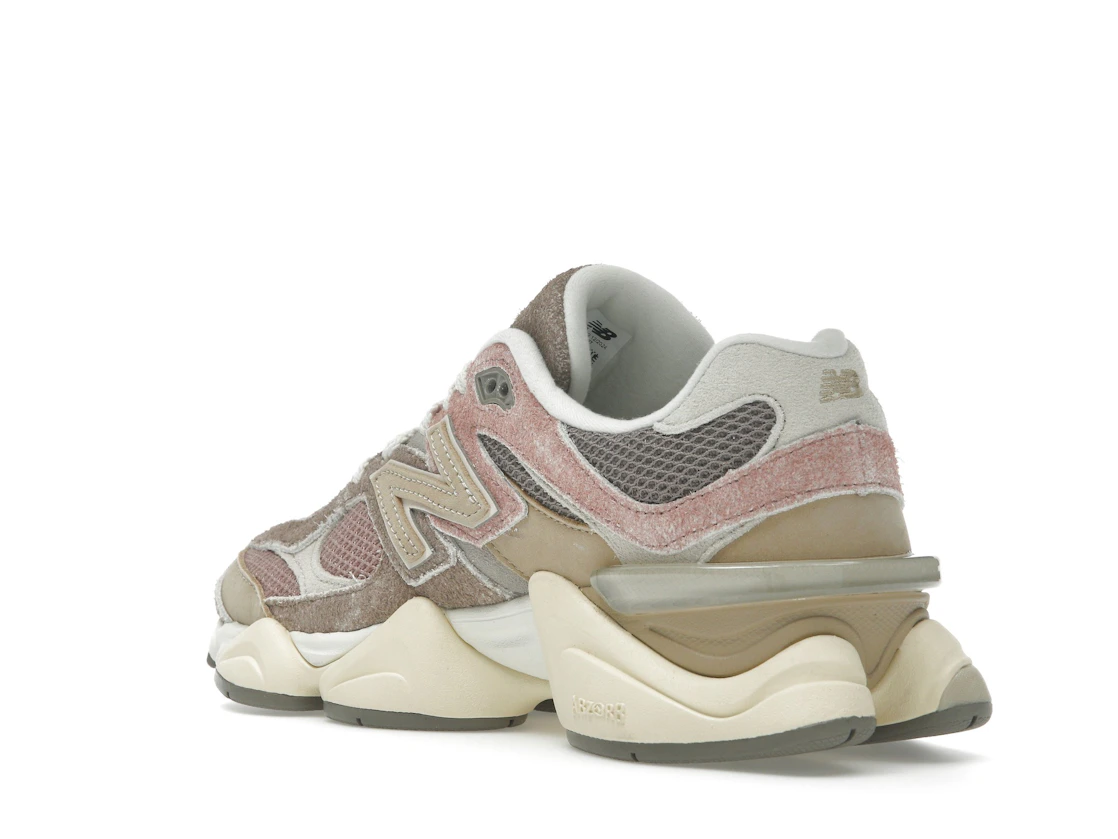 Vue 24 de New Balance 9060 Landslide Mushroom