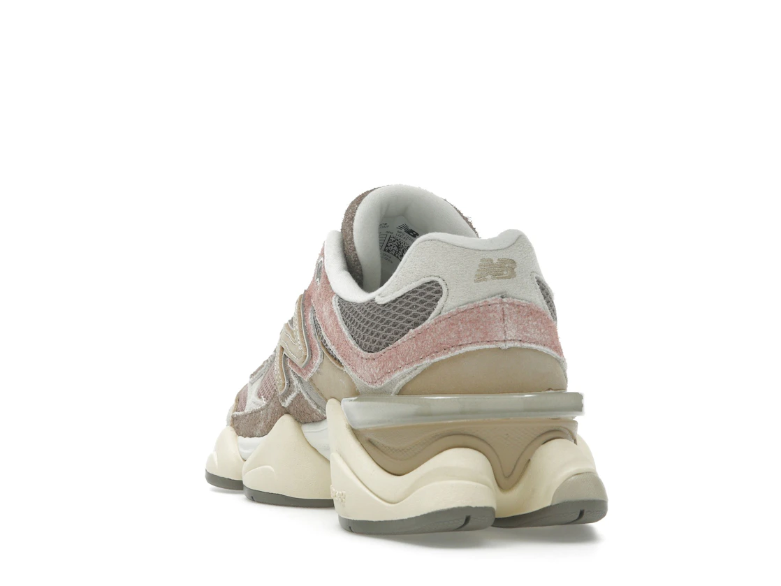 Vue 26 de New Balance 9060 Landslide Mushroom