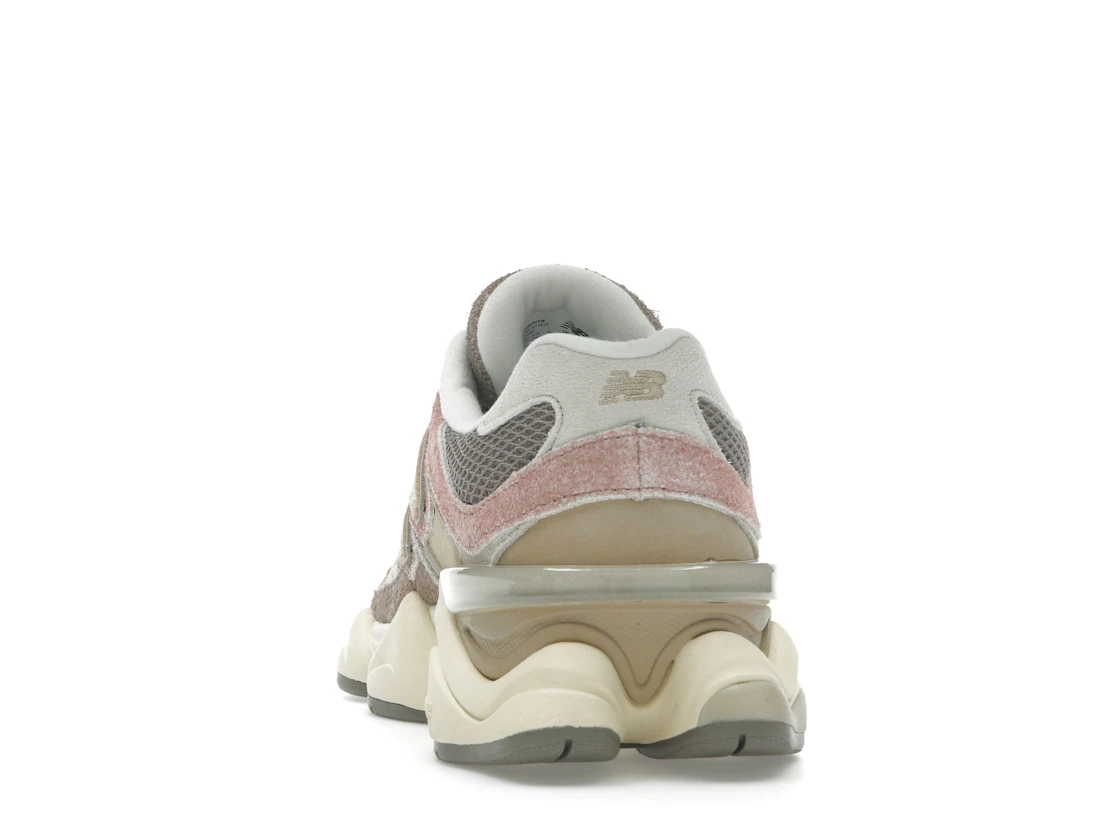 Vue 27 de New Balance 9060 Landslide Mushroom