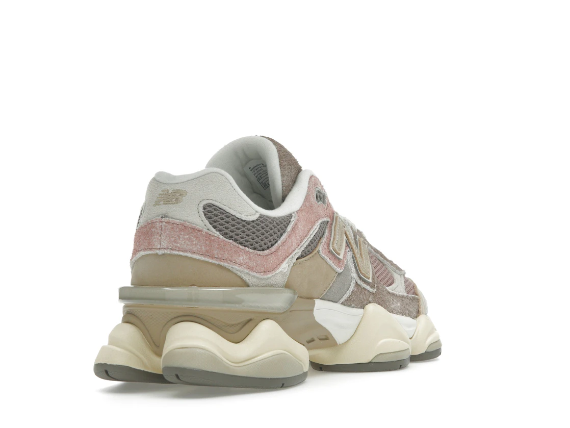 Vue 31 de New Balance 9060 Landslide Mushroom