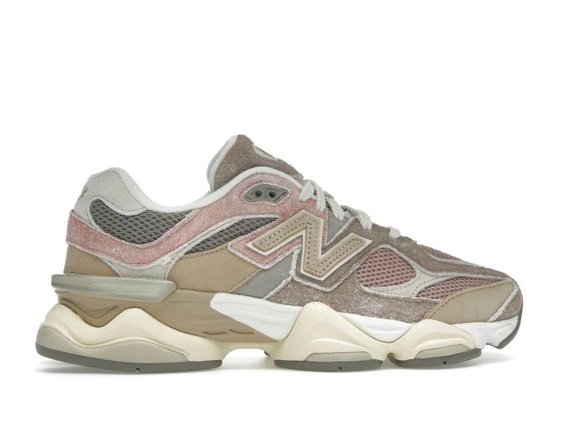 Vue 36 de New Balance 9060 Landslide Mushroom