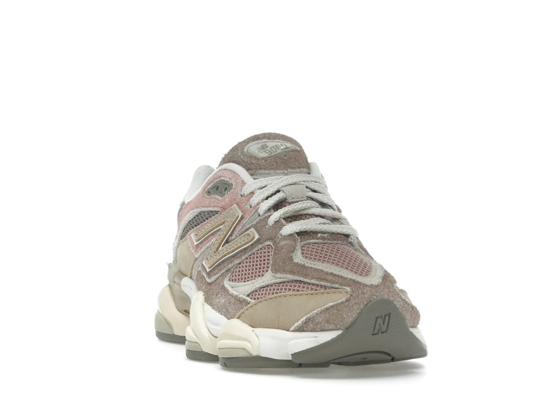 Vue 8 de New Balance 9060 Landslide Mushroom