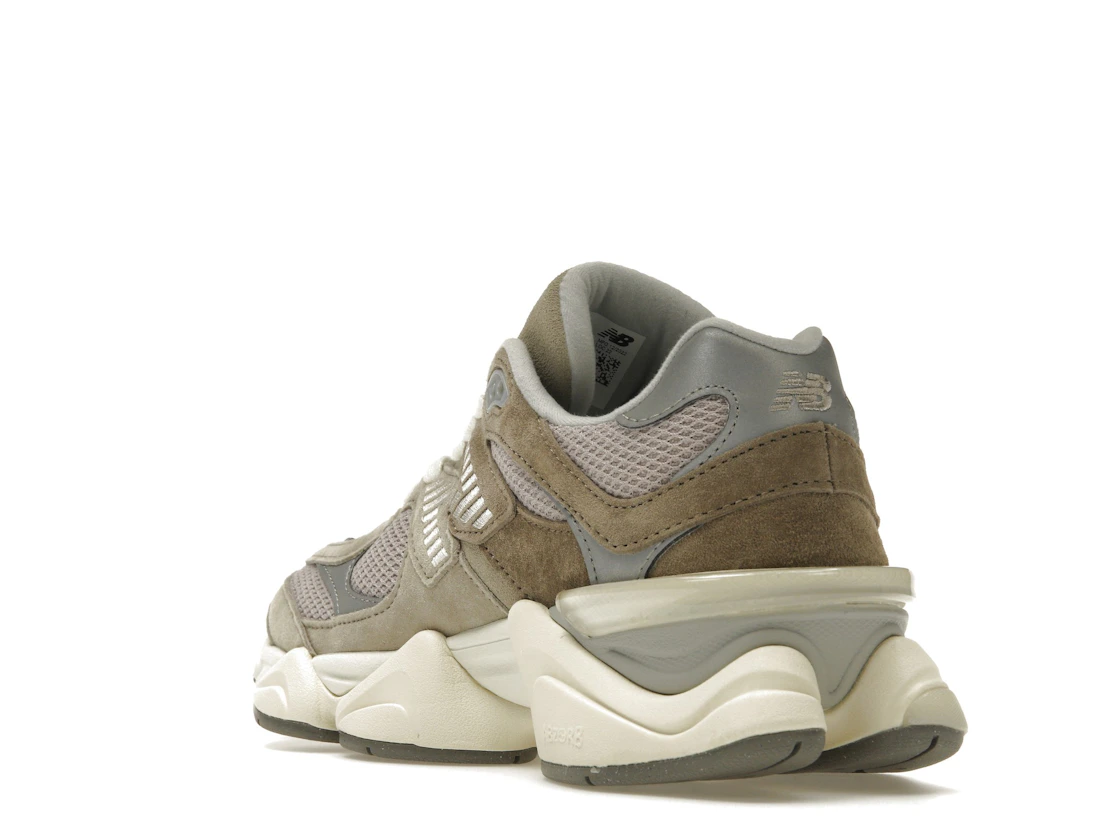 Vue 25 de New Balance 9060 Mushroom Aluminum