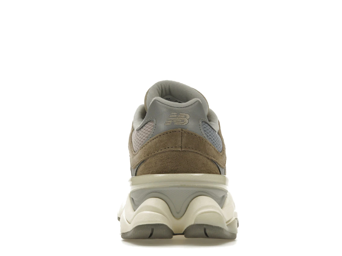 Vue 28 de New Balance 9060 Mushroom Aluminum