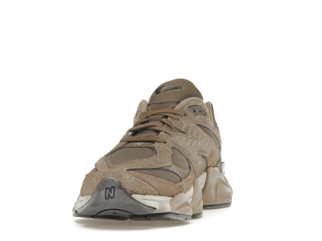 Vue 12 de New Balance 9060 Mushroom Timberwolf