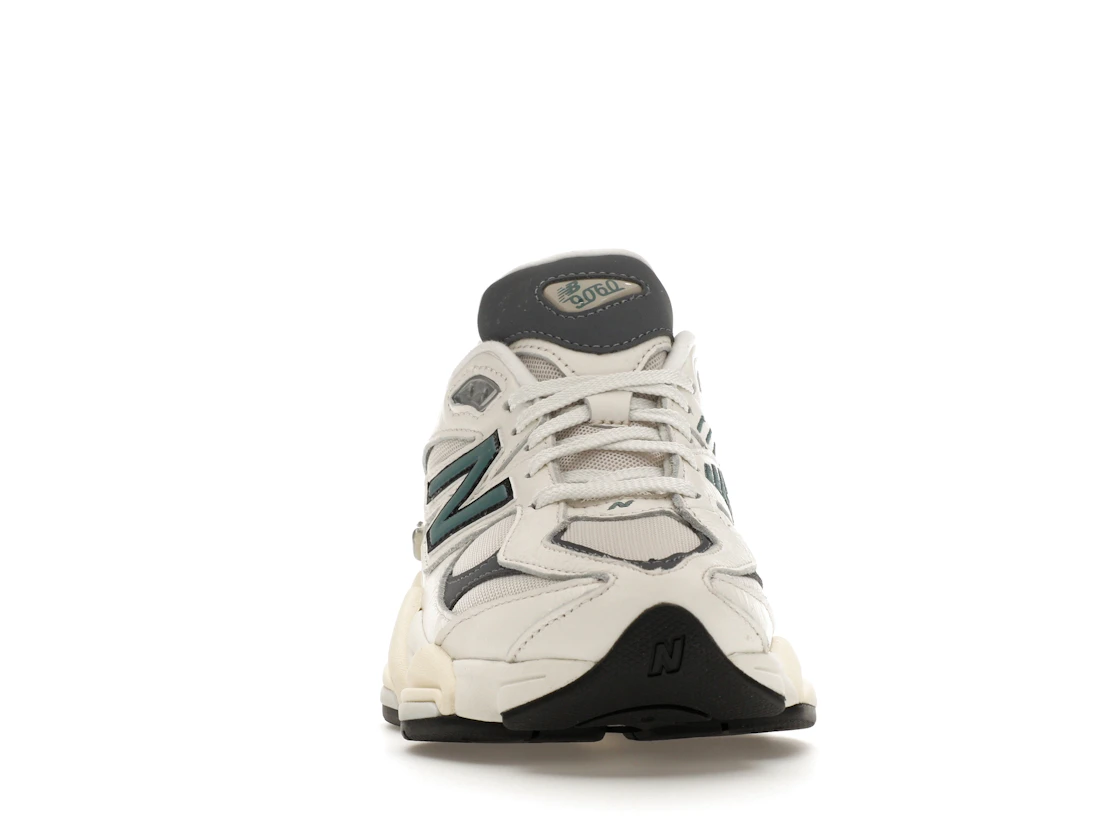 Vue 9 de New Balance 9060 New Spruce