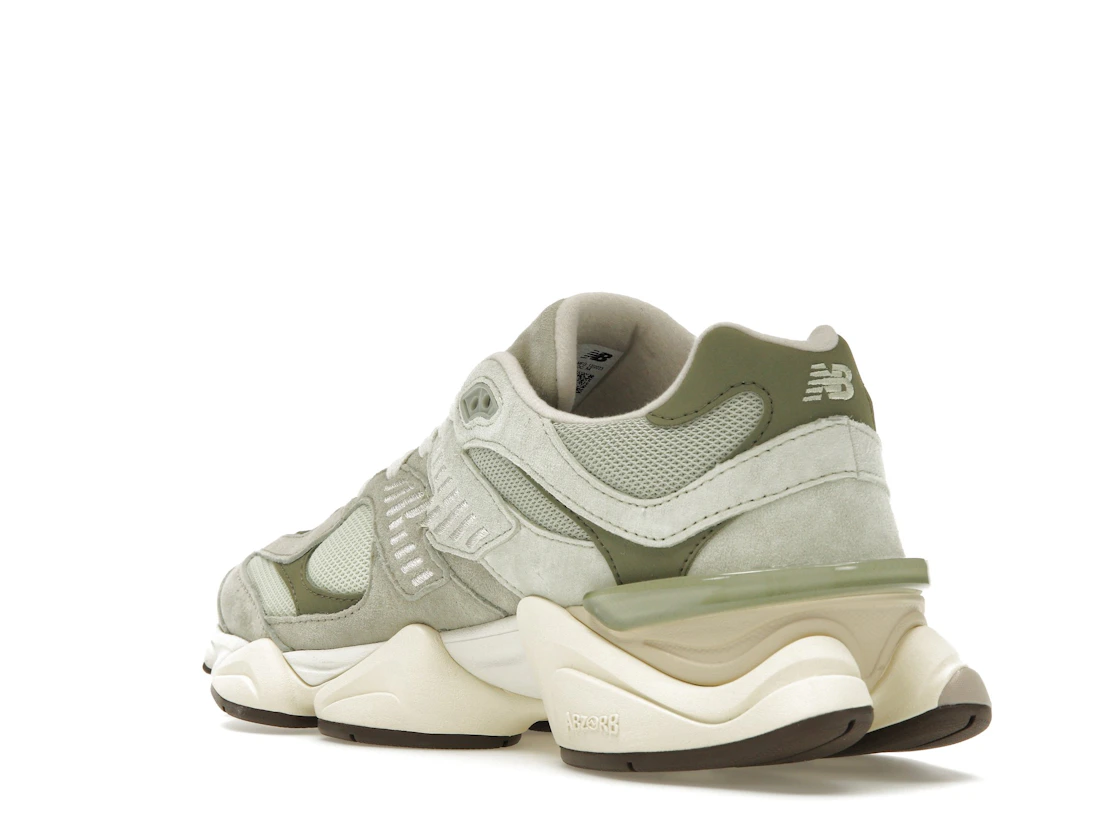 Vue 24 de New Balance 9060 Olivine