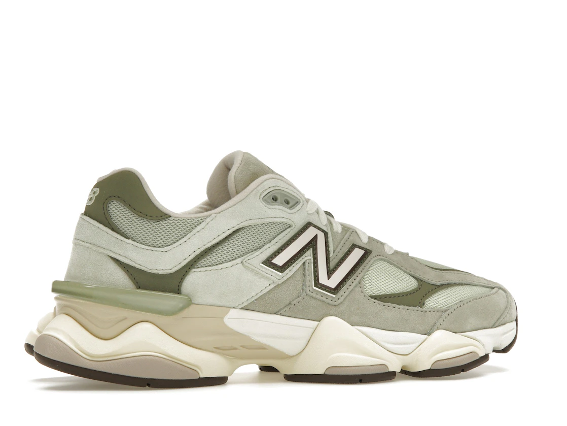 Vue 35 de New Balance 9060 Olivine