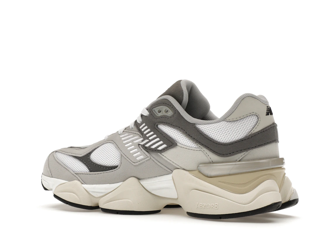 Vue 22 de New Balance 9060 Rain Cloud (GS)