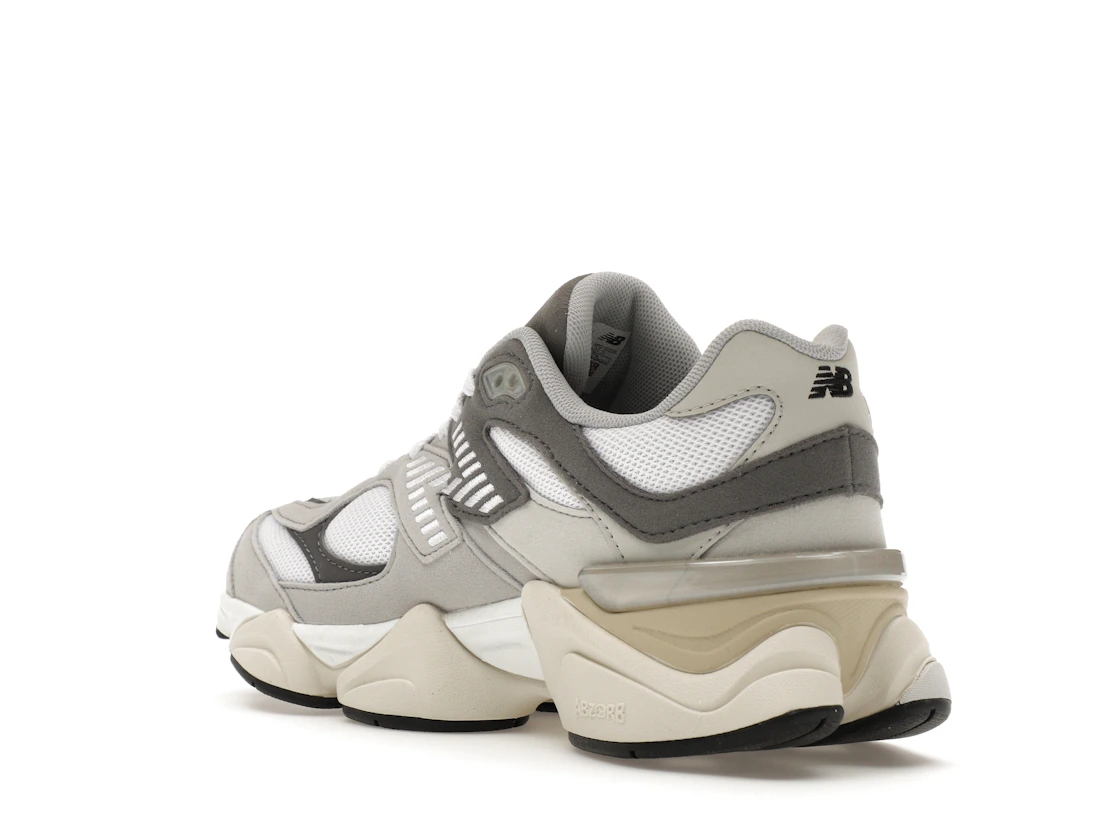 Vue 24 de New Balance 9060 Rain Cloud (GS)