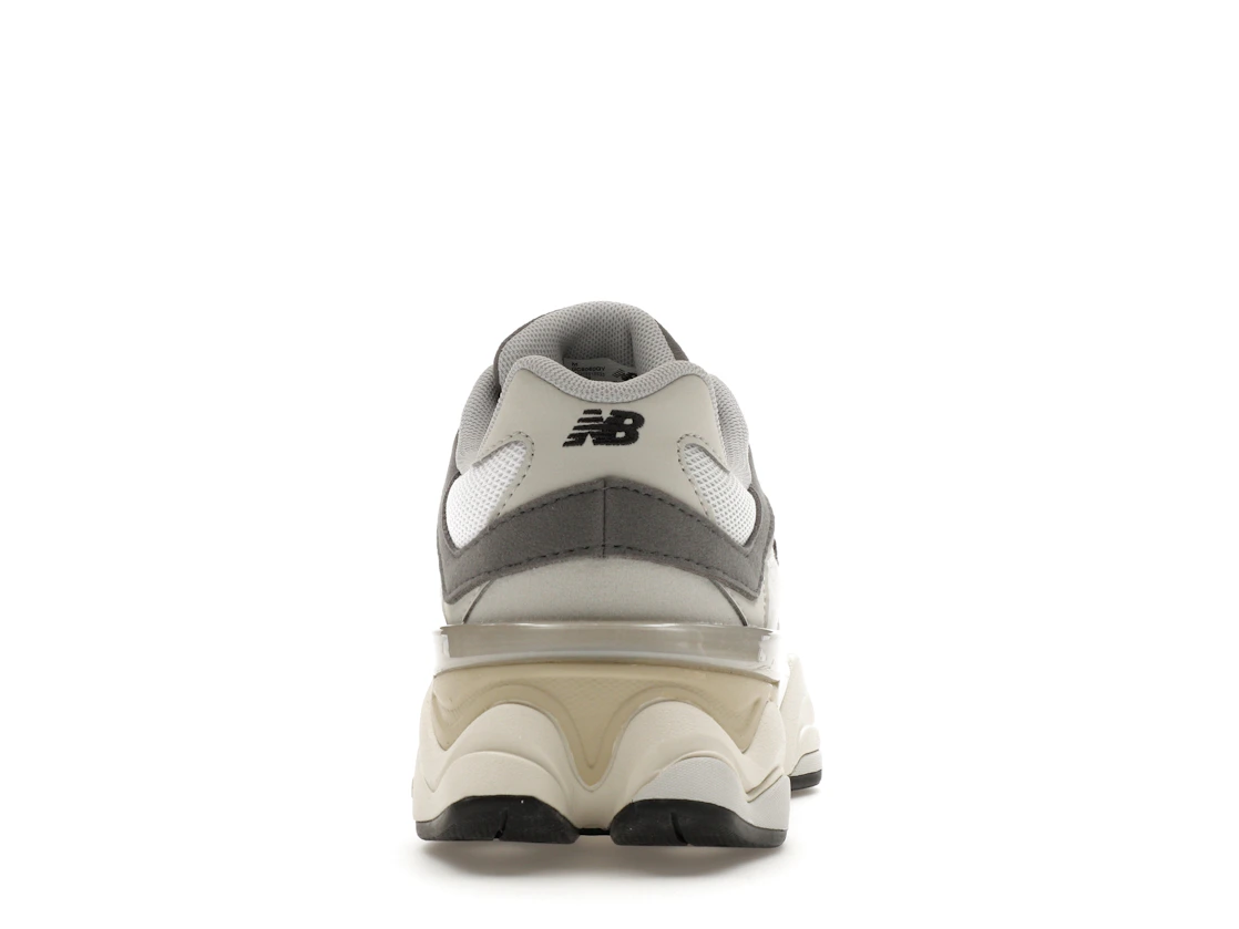Vue 28 de New Balance 9060 Rain Cloud (GS)