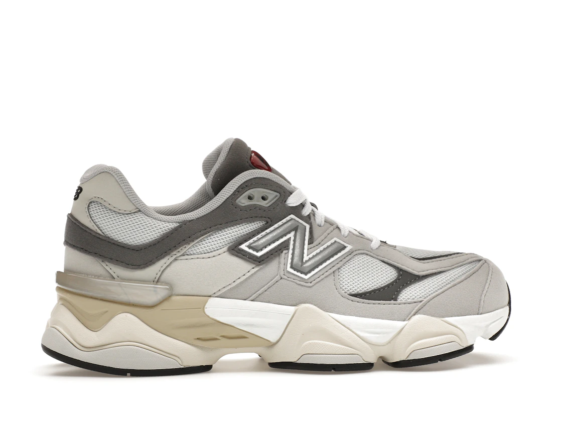 Vue 36 de New Balance 9060 Rain Cloud (GS)