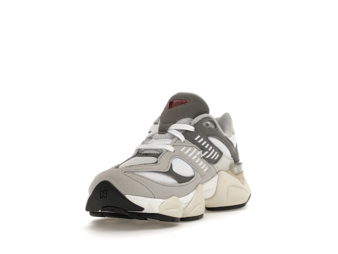 Vue 13 de New Balance 9060 Rain Cloud (PS)