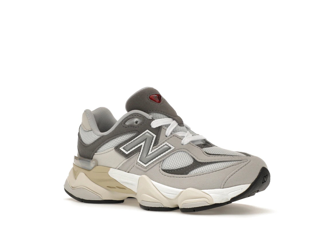 Vue 4 de New Balance 9060 Rain Cloud (PS)