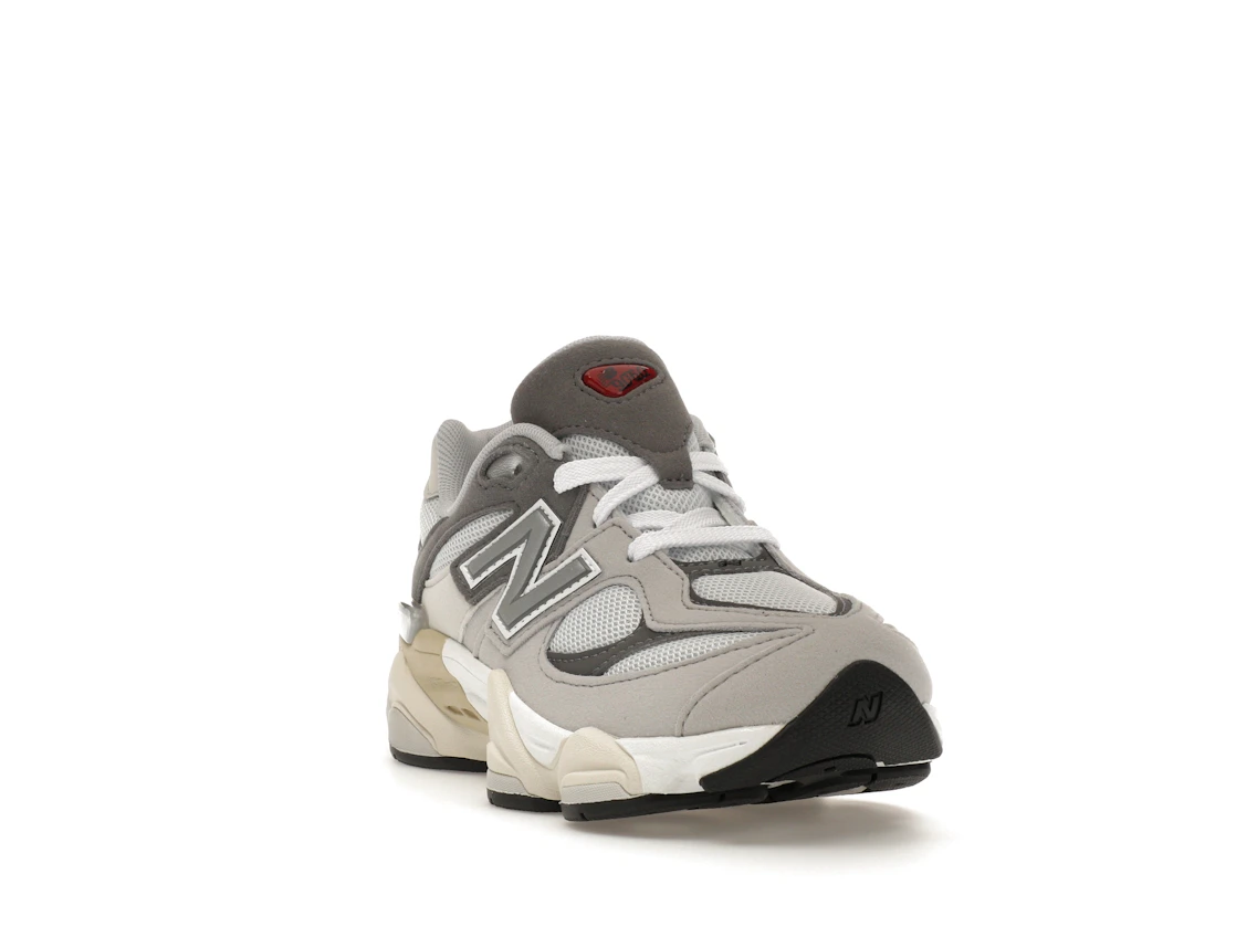 Vue 7 de New Balance 9060 Rain Cloud (PS)