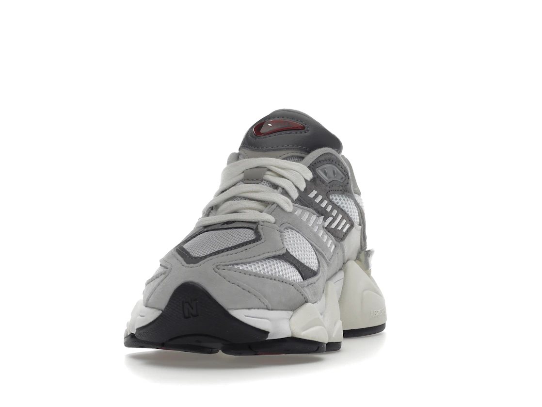Vue 12 de New Balance 9060 Rain Cloud Grey