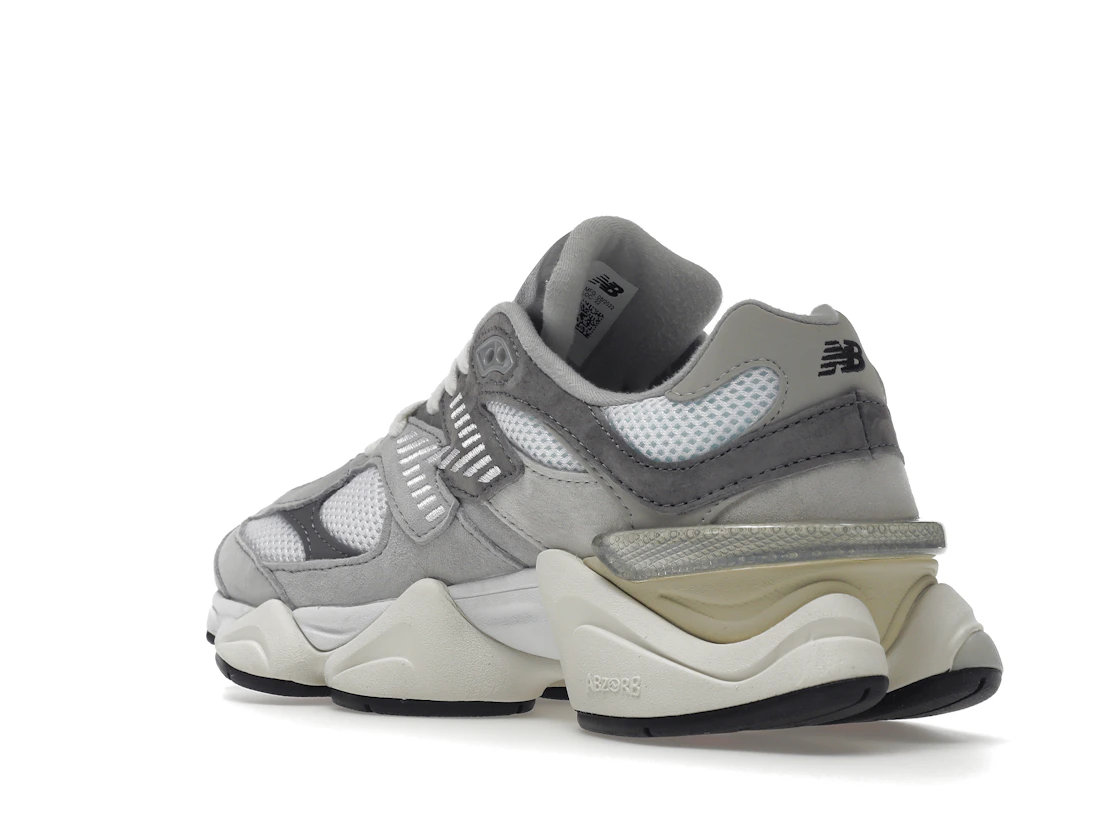 Vue 24 de New Balance 9060 Rain Cloud Grey