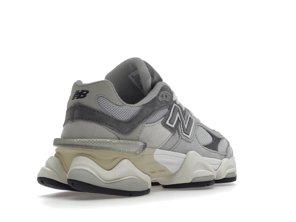 Vue 32 de New Balance 9060 Rain Cloud Grey