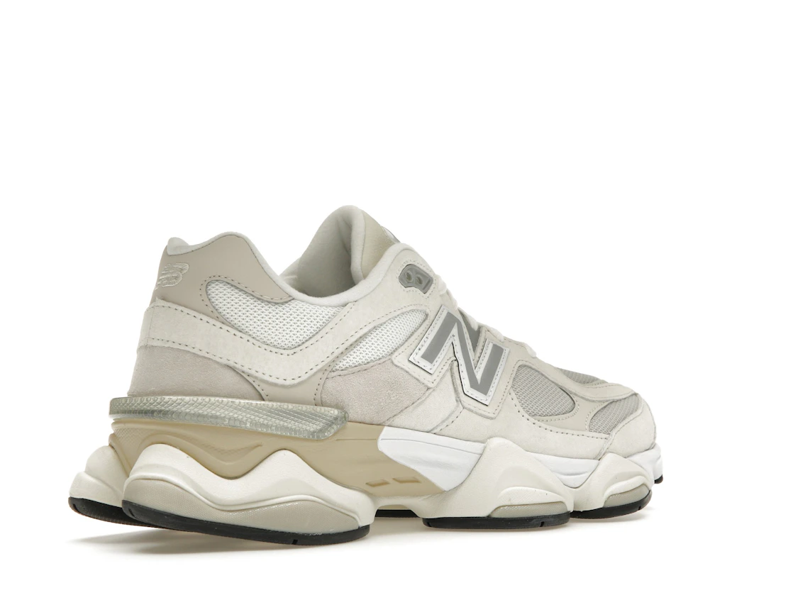 Vue 33 de New Balance 9060 Sea Salt Moonbeam