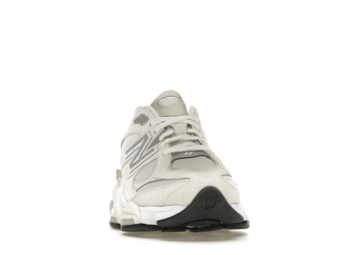 Vue 9 de New Balance 9060 Sea Salt Moonbeam