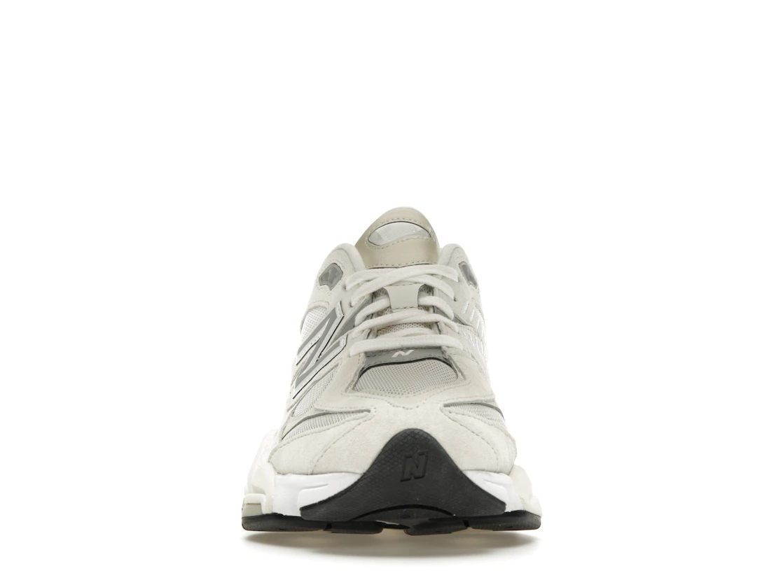 Vue 10 de New Balance 9060 Sea Salt Moonbeam